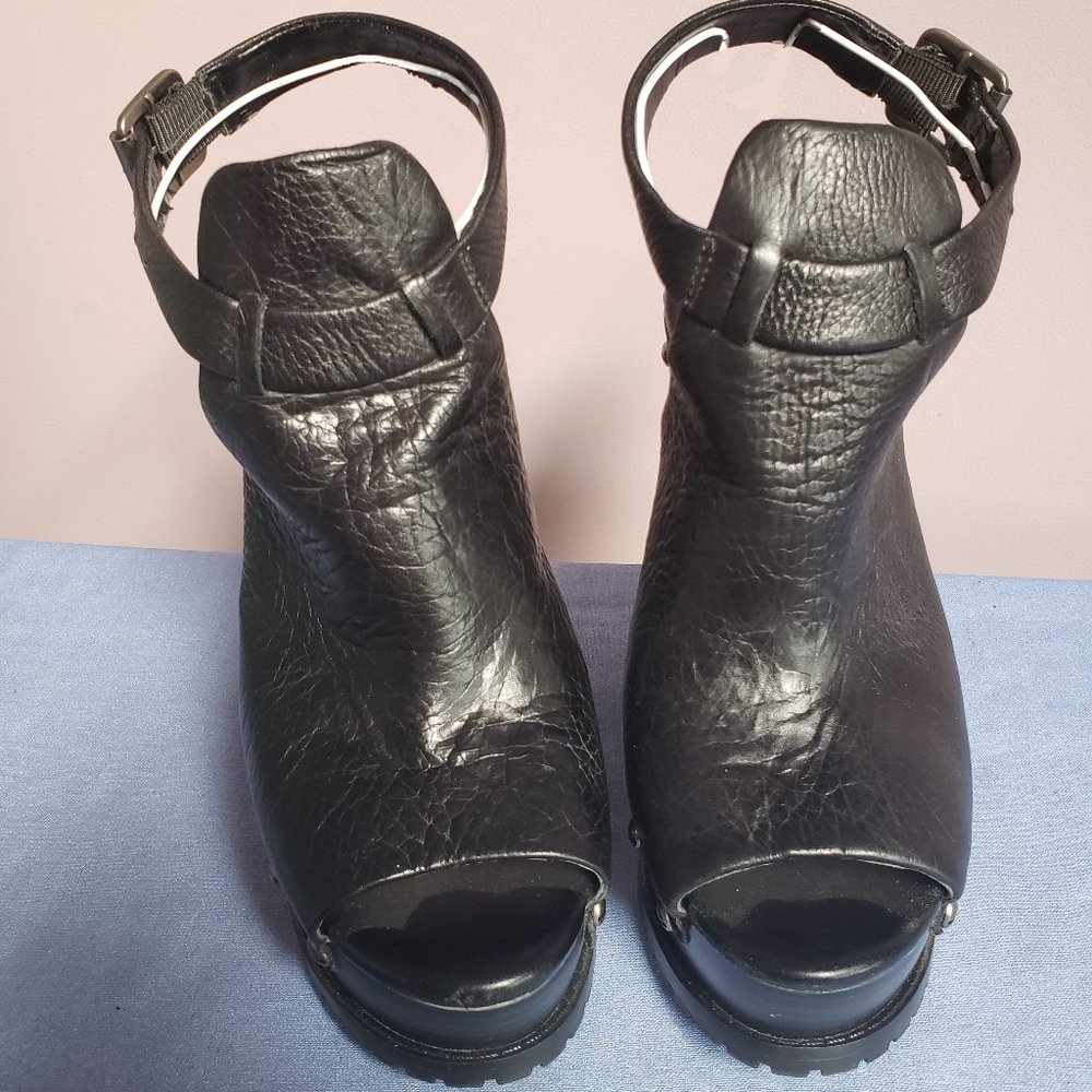 Jessica Simpson Leather Platform Wedges Size 8.5B - Used.